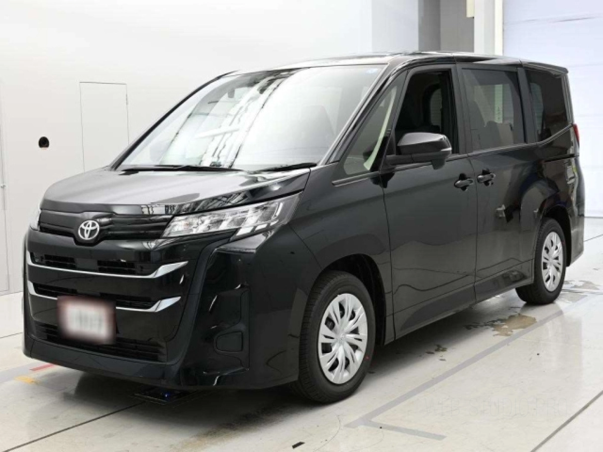 TOYOTA NOAH ZWR90W 2026