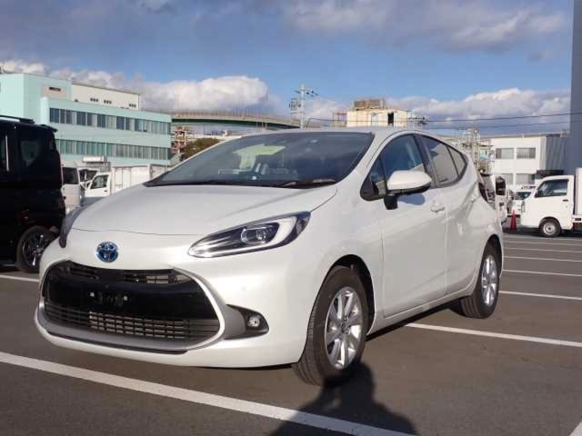 TOYOTA AQUA MXPK11 2024