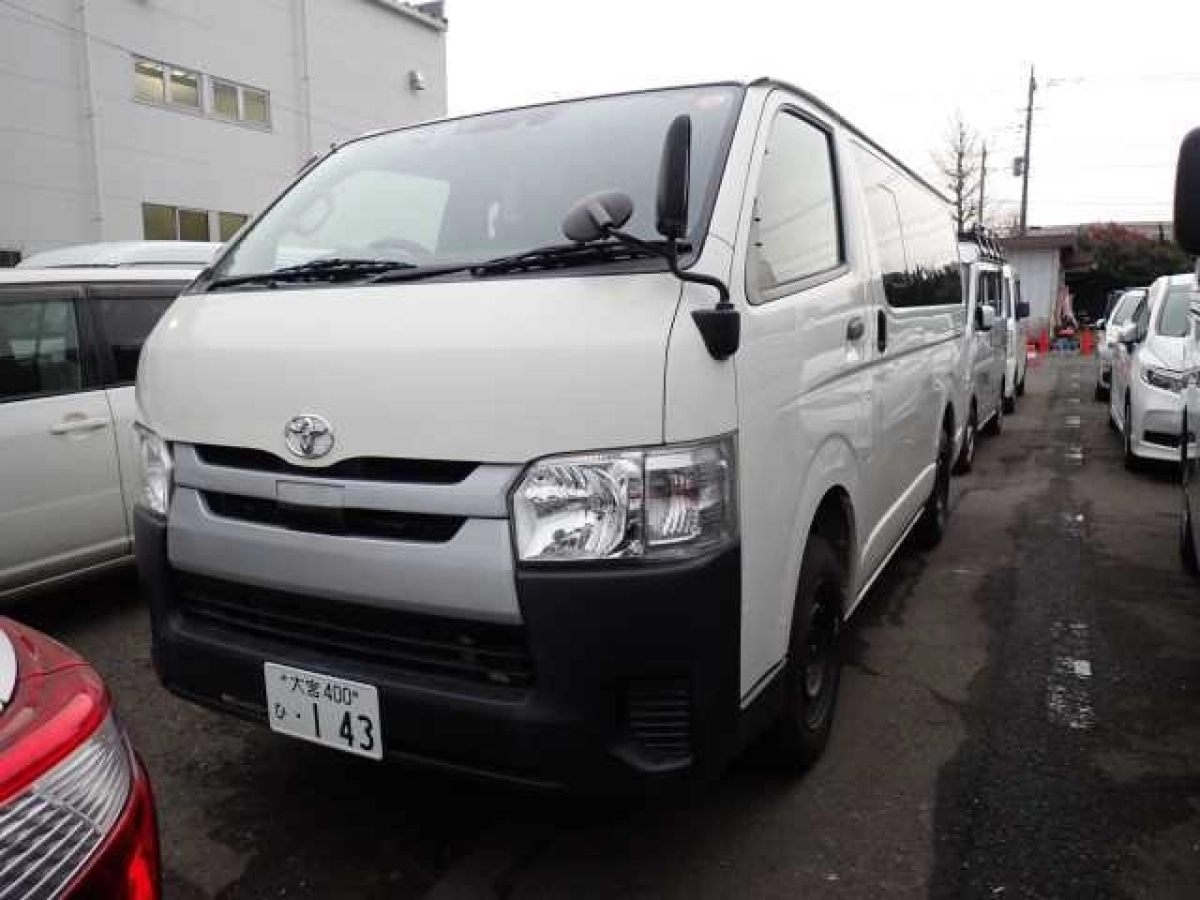 TOYOTA HIACE VAN TRH200V 2019