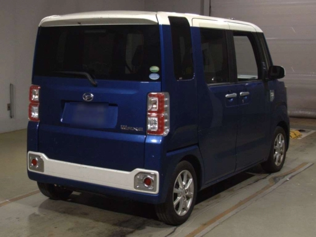DAIHATSU WAKE