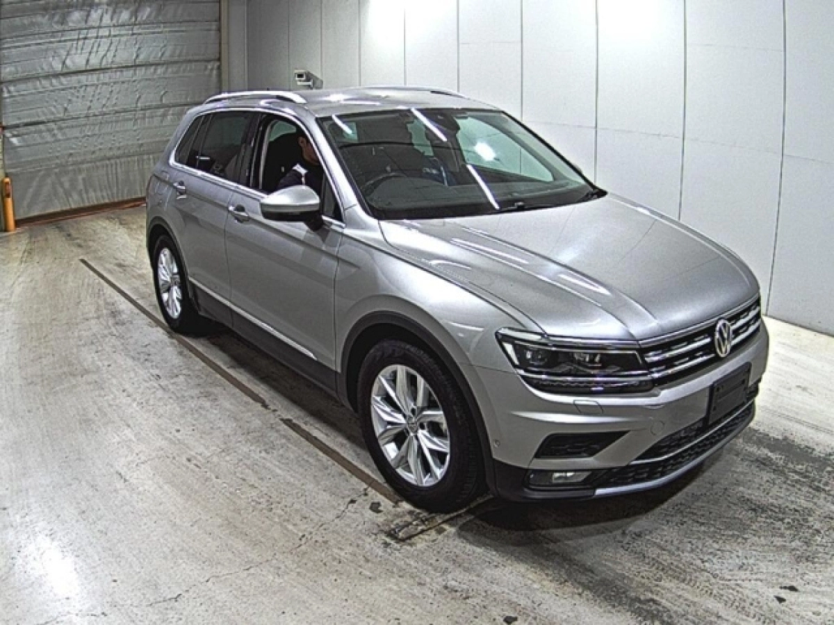 VOLKSWAGEN TIGUAN 5NCZD 2020