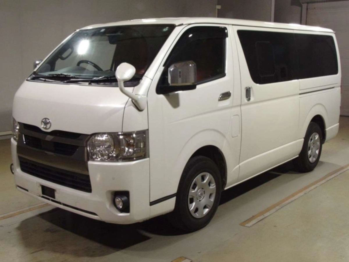 TOYOTA HIACE VAN TRH200V 2020