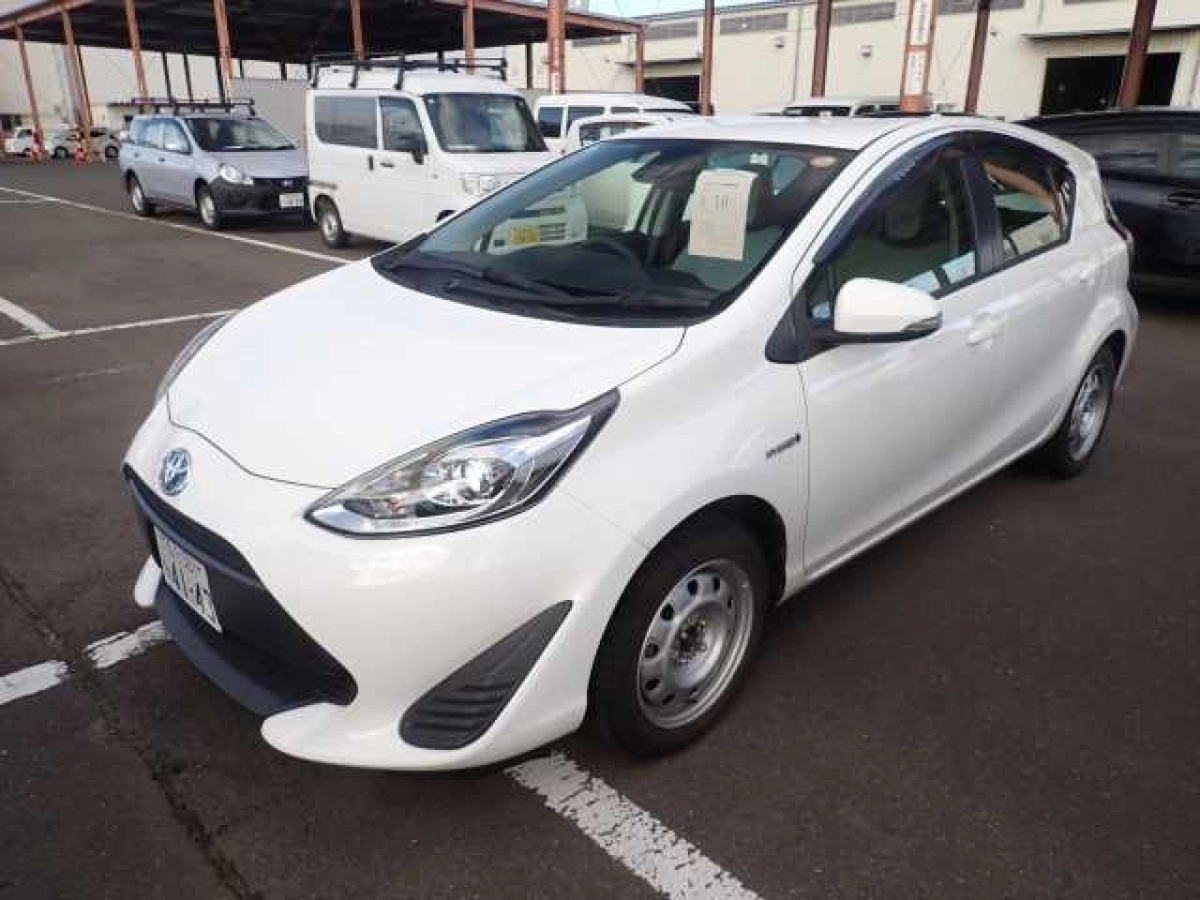 TOYOTA AQUA NHP10 2019