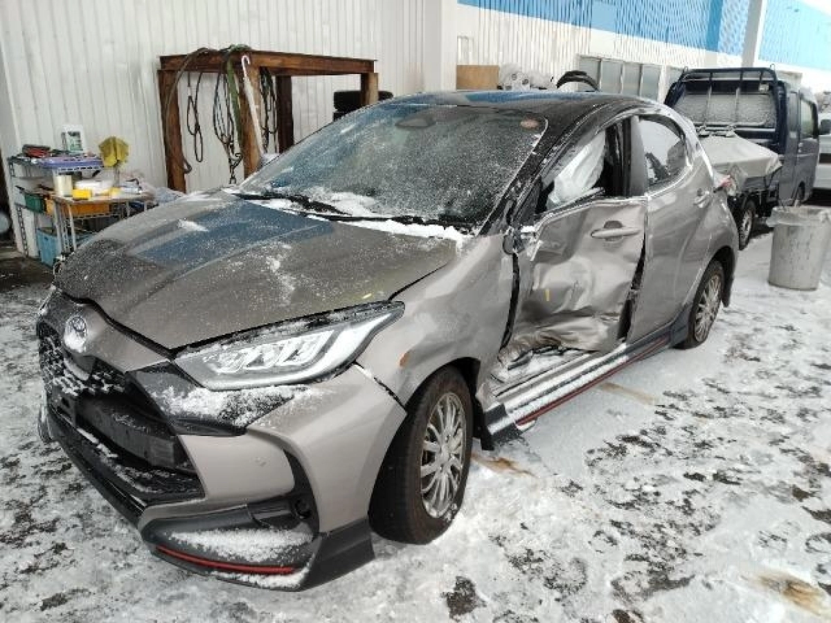 TOYOTA YARIS MXPA15 2024