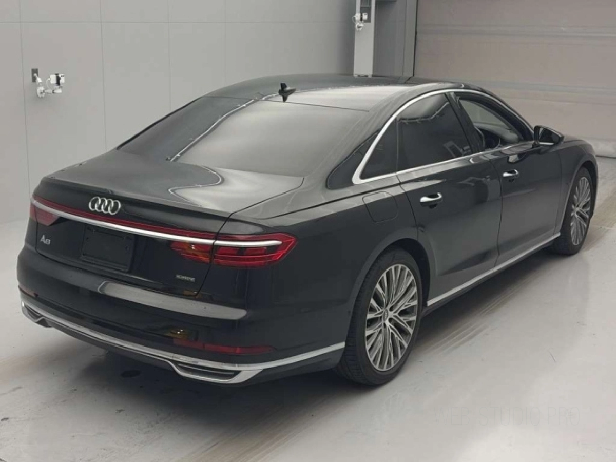 AUDI A8