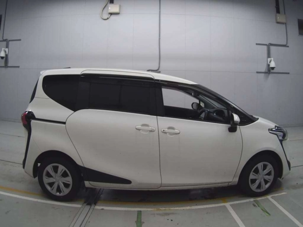 TOYOTA SIENTA NHP170G 2021