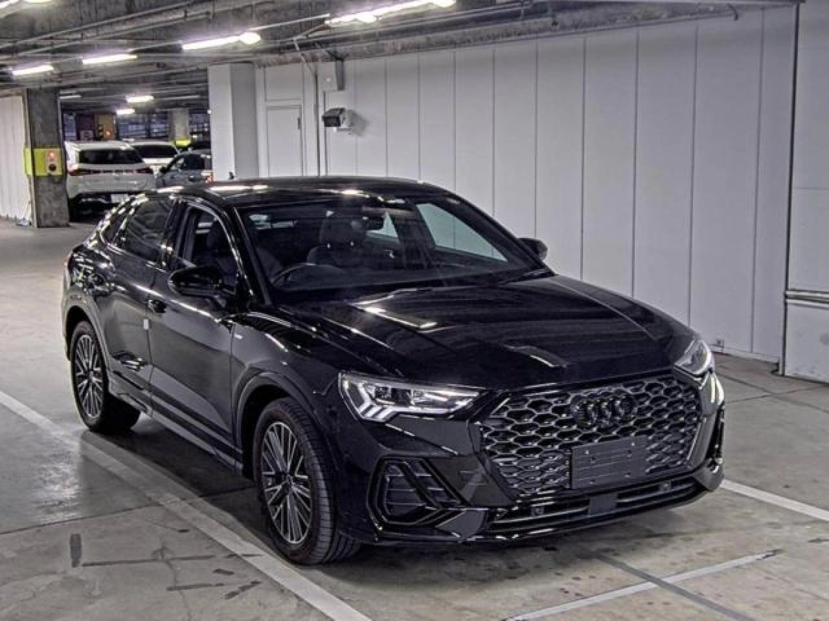 AUDI Q3 F3DFY 2023
