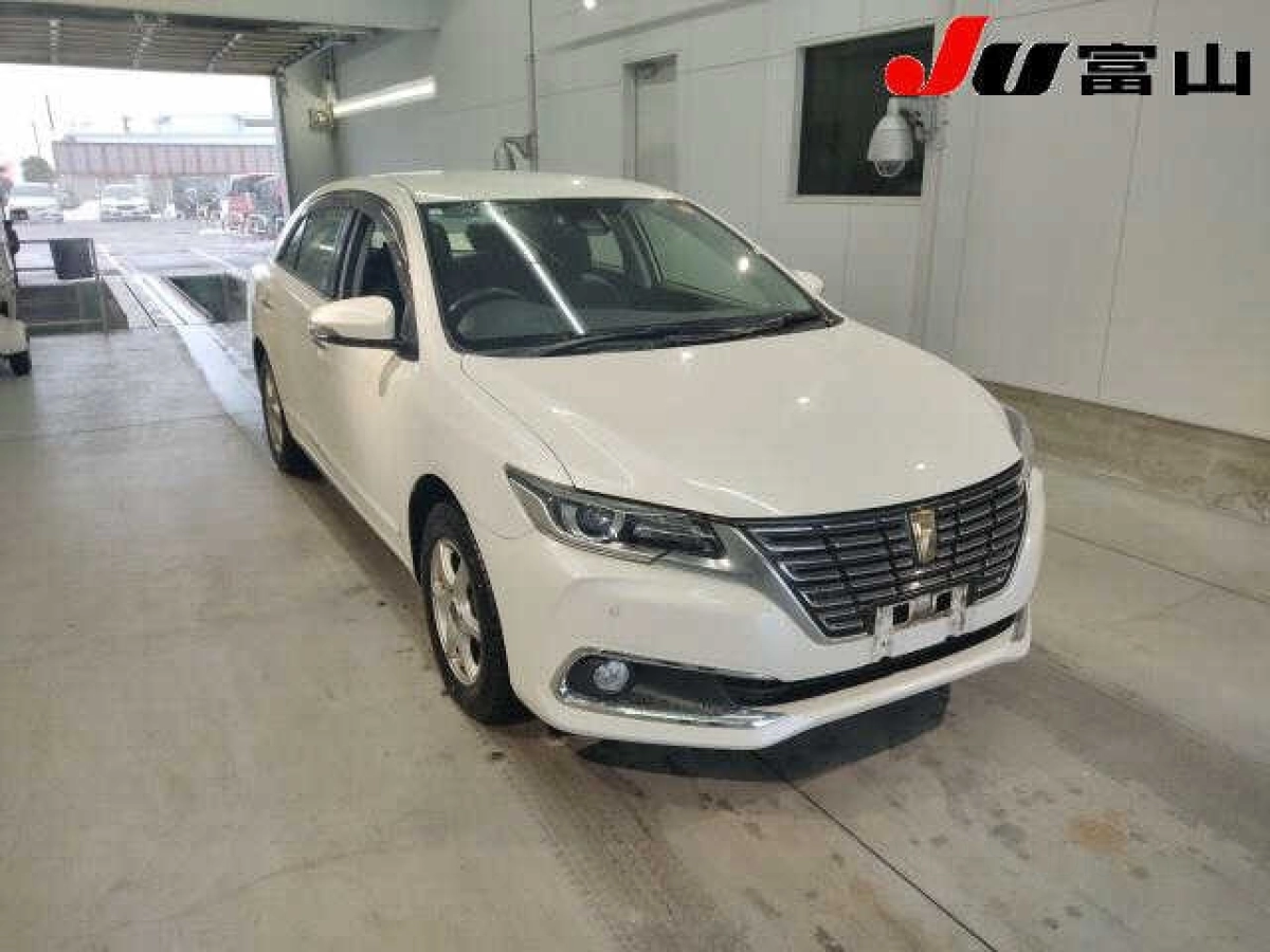 TOYOTA PREMIO ZRT265 2019
