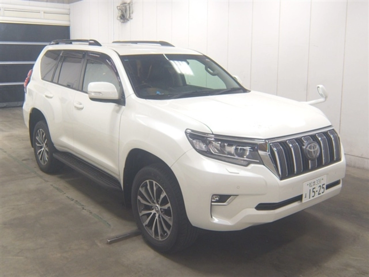 TOYOTA LAND CRUISER PRADO TRJ150W 2021