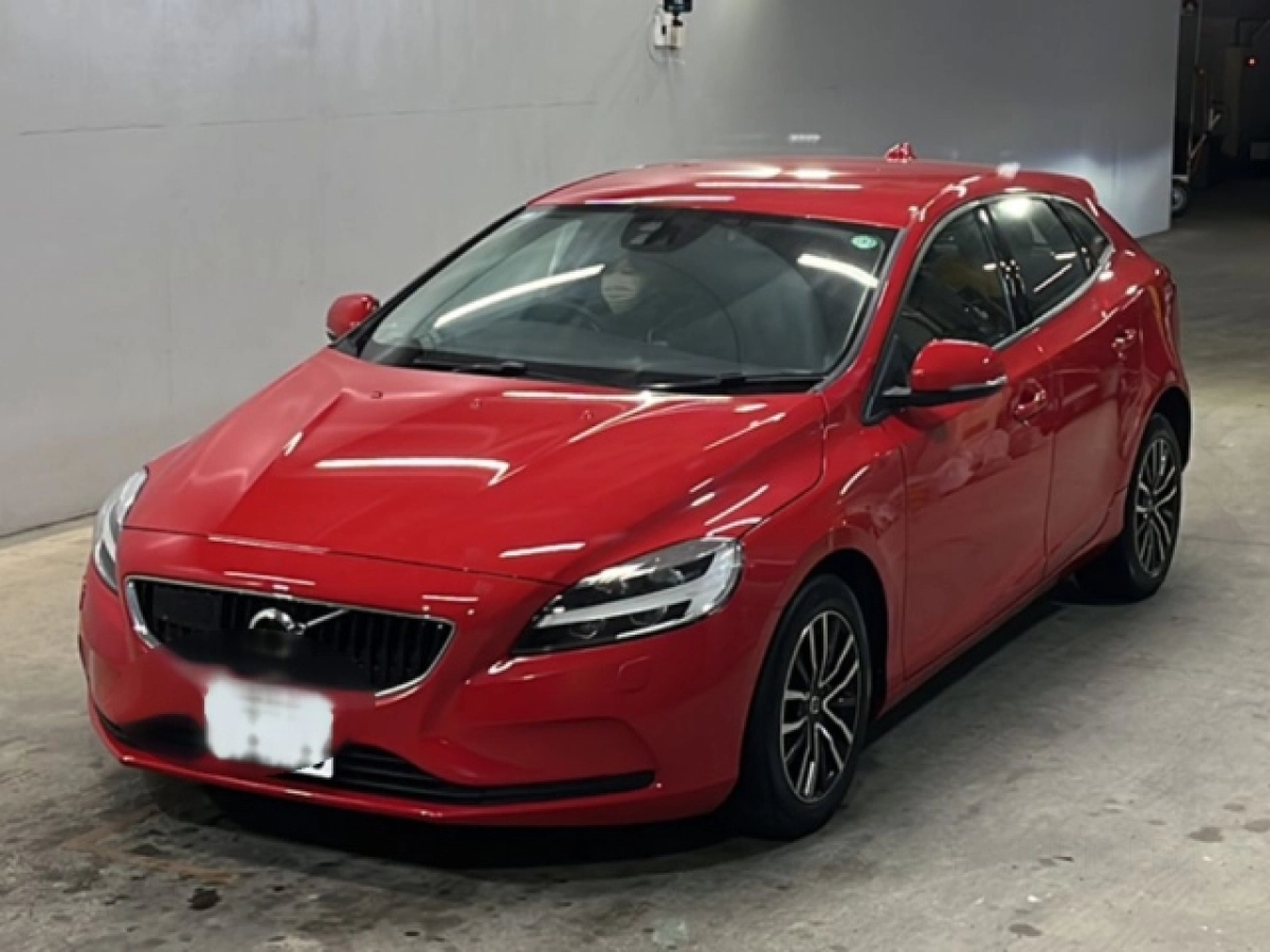 VOLVO V40 MB4154T 2019