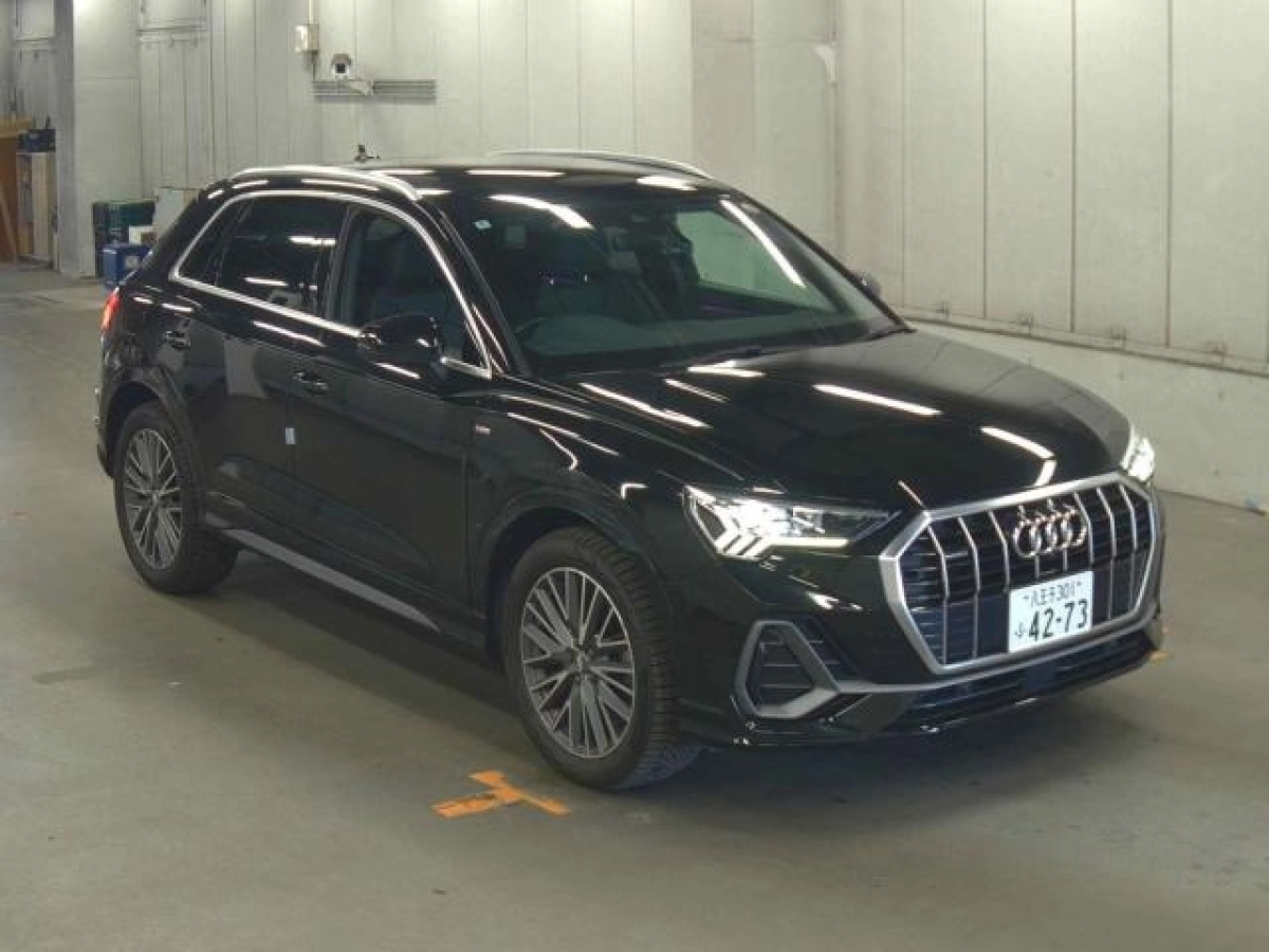 AUDI Q3 F3DFGF 2020