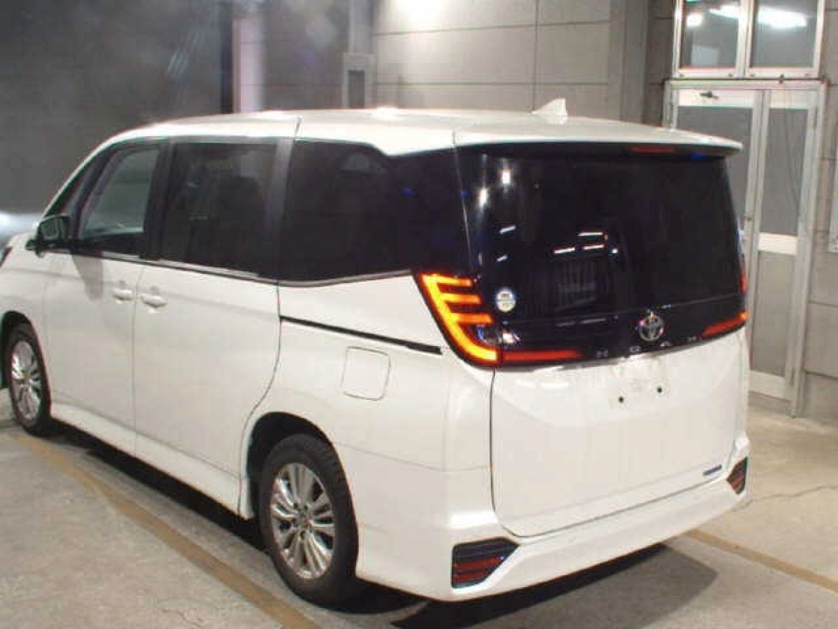 TOYOTA NOAH