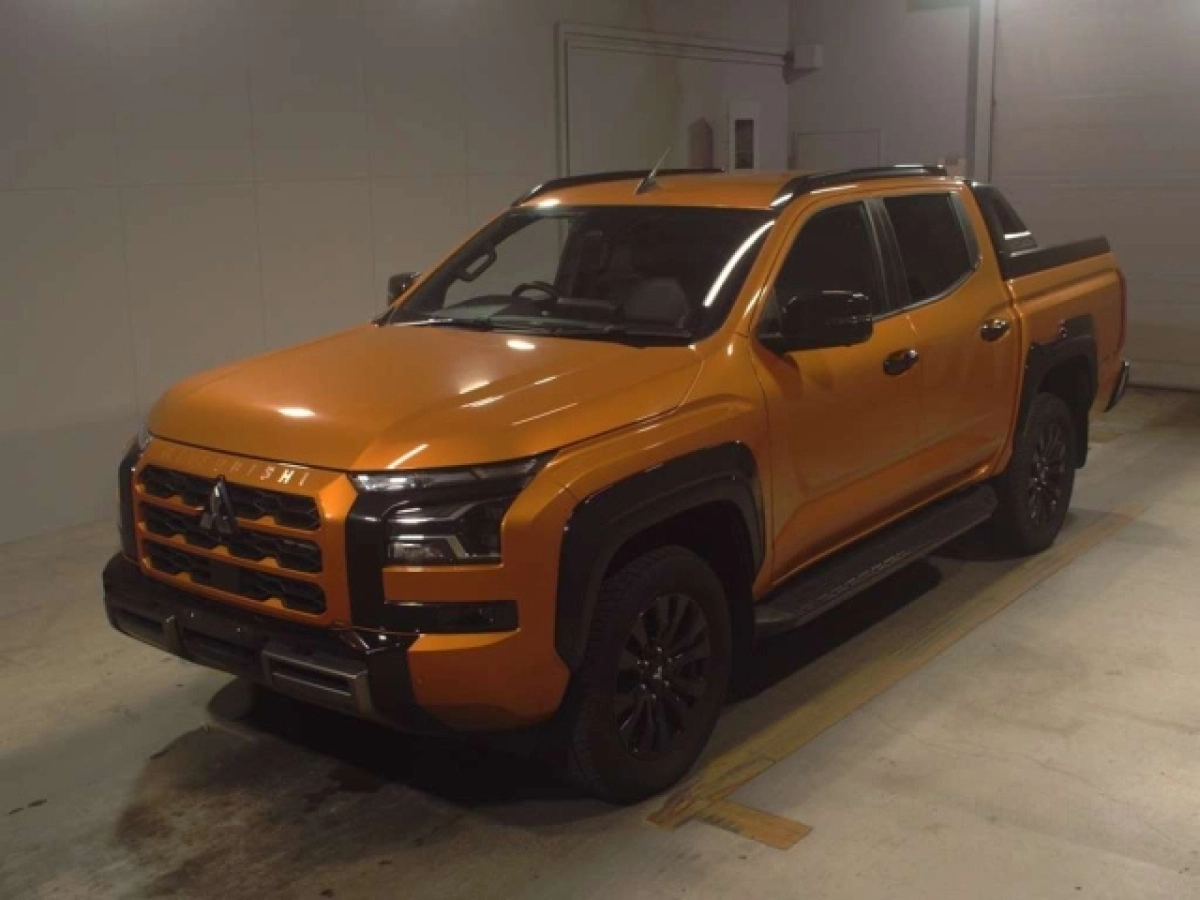 MITSUBISHI TRITON LC2T 2024