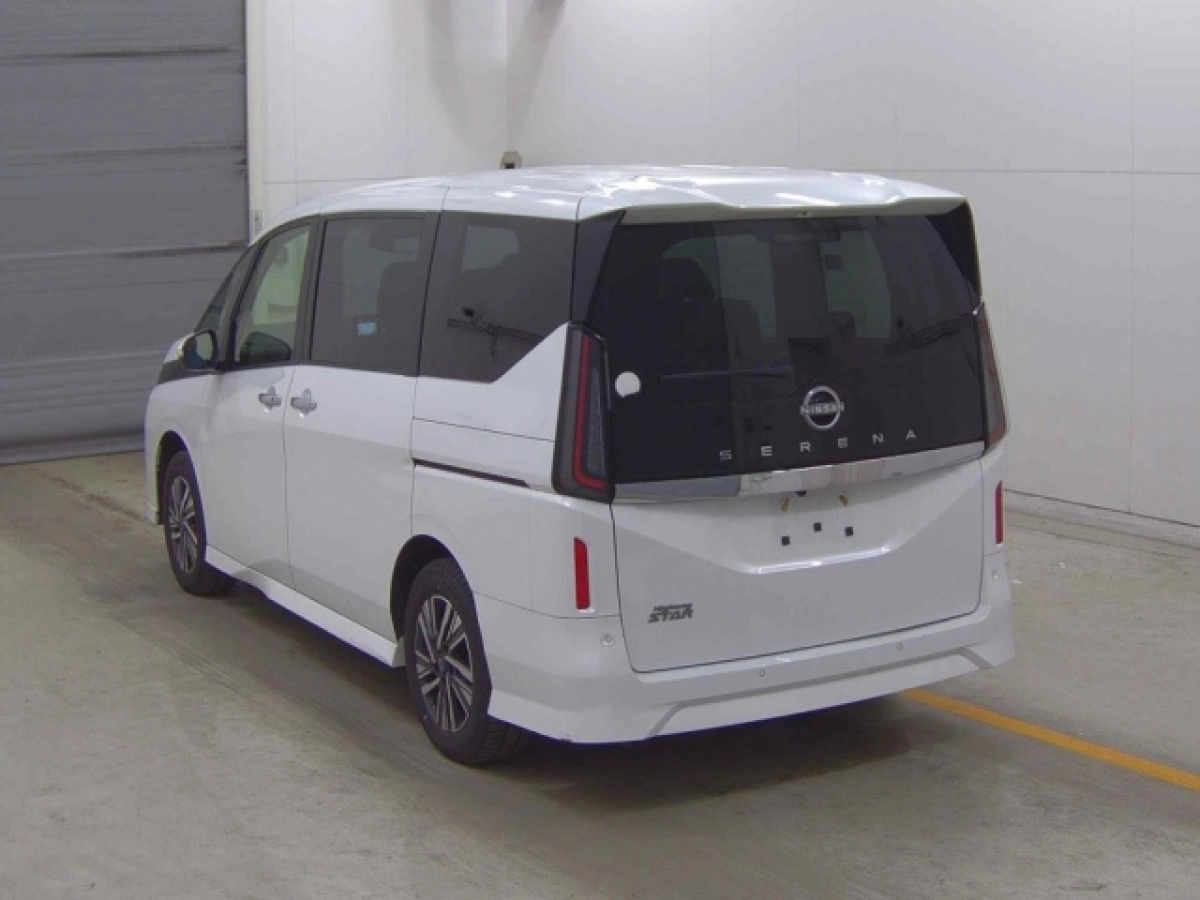 NISSAN SERENA