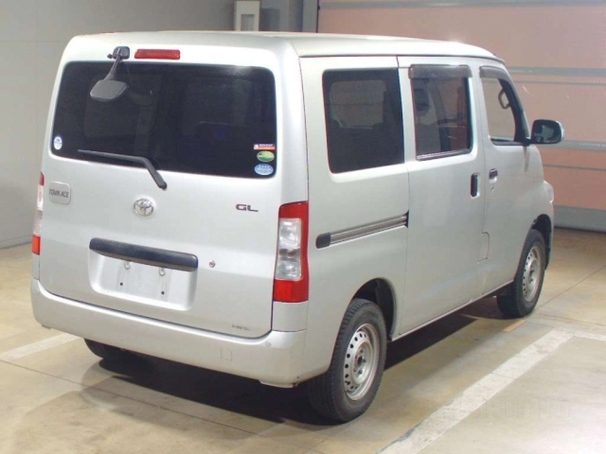 TOYOTA TOWN ACE VAN