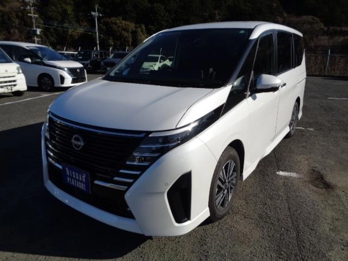 NISSAN SERENA