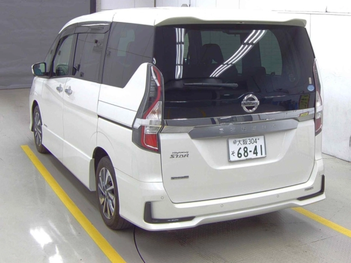 NISSAN SERENA