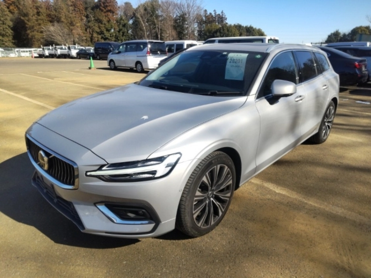 VOLVO V60 ZB420TM 2023