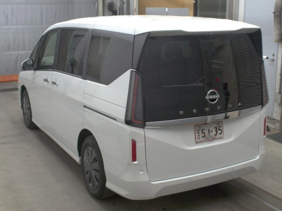 NISSAN SERENA