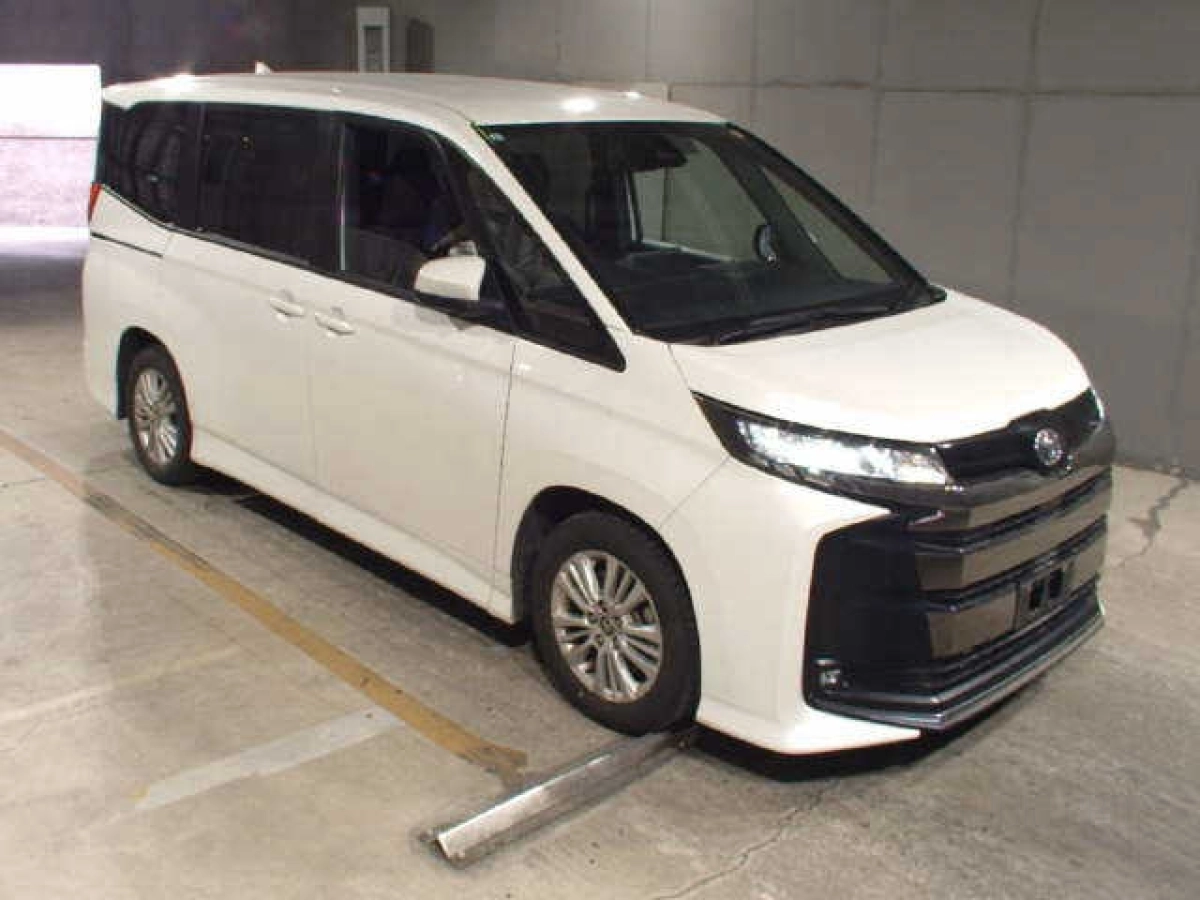 TOYOTA NOAH MZRA90W 2023