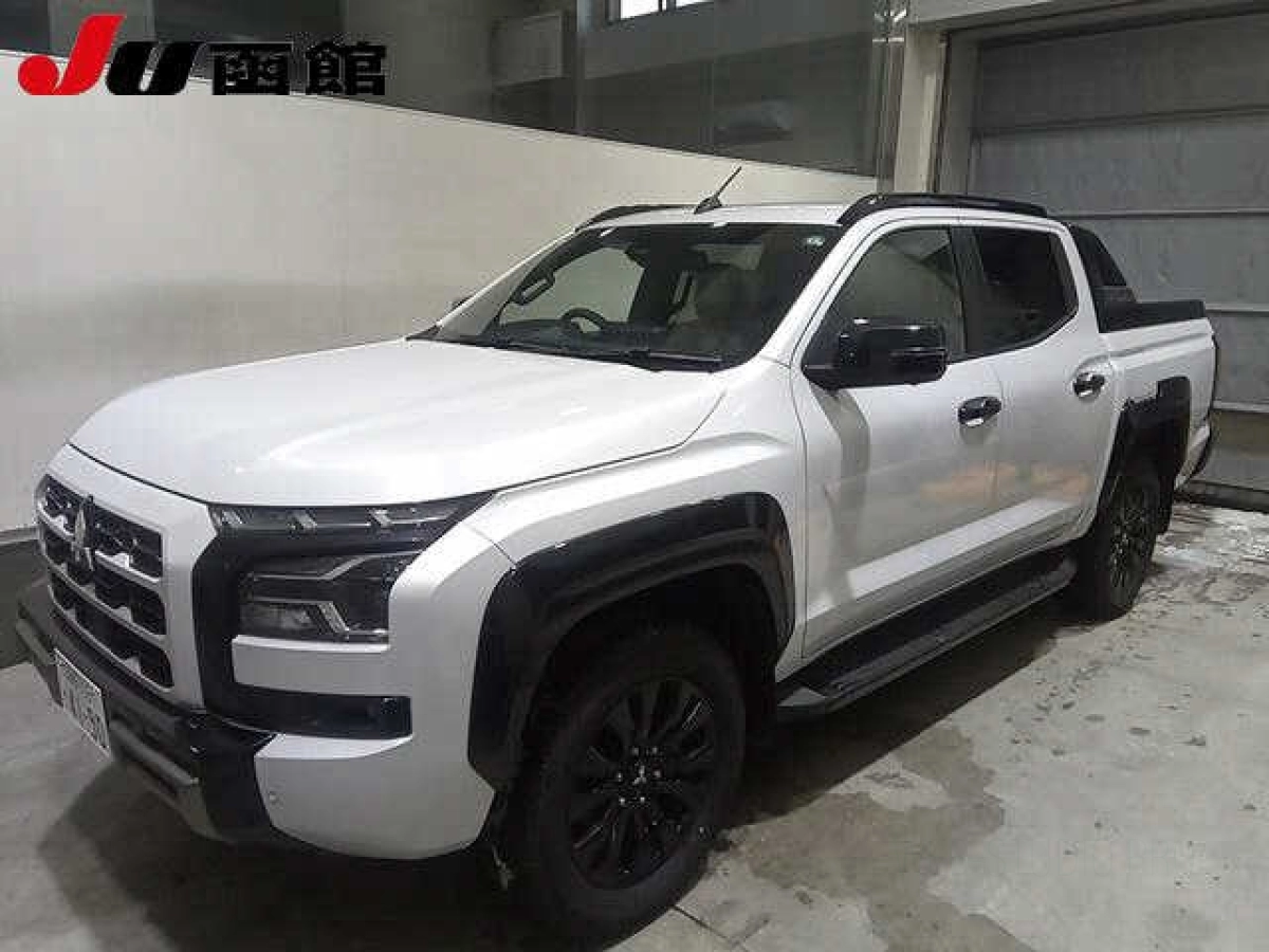 MITSUBISHI TRITON LC2T 2024