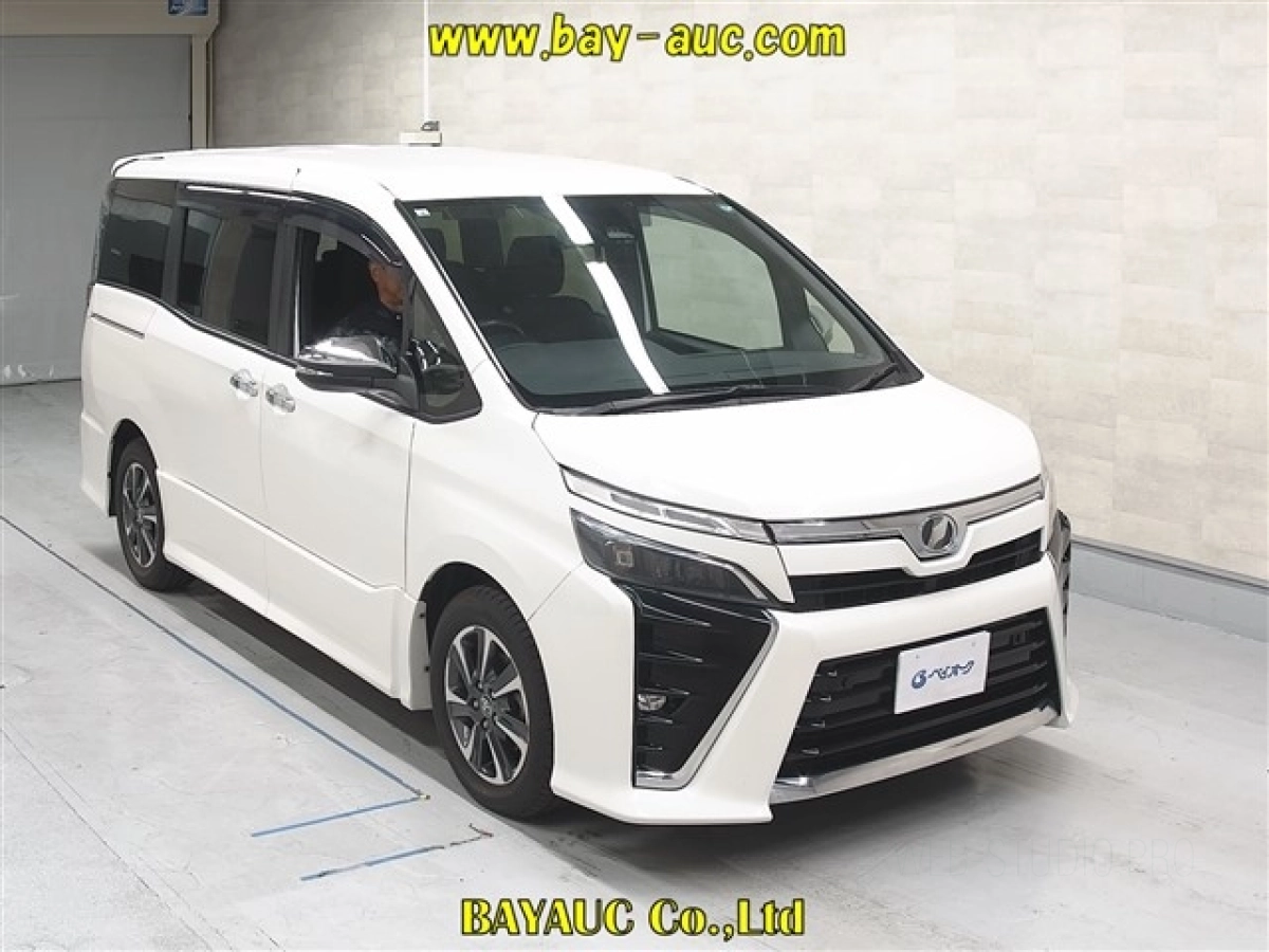 TOYOTA VOXY ZRR80W 2019