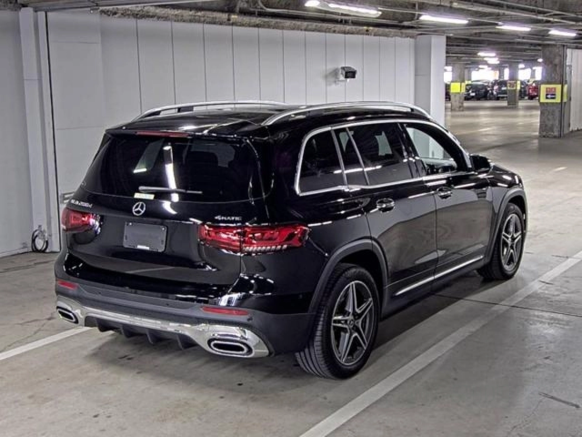 MERCEDES BENZ GLB