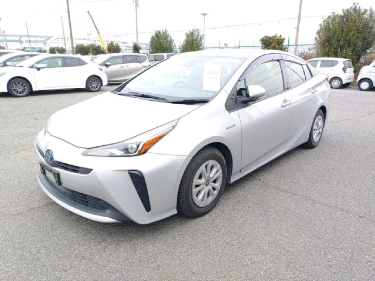 TOYOTA PRIUS ZVW51 2019