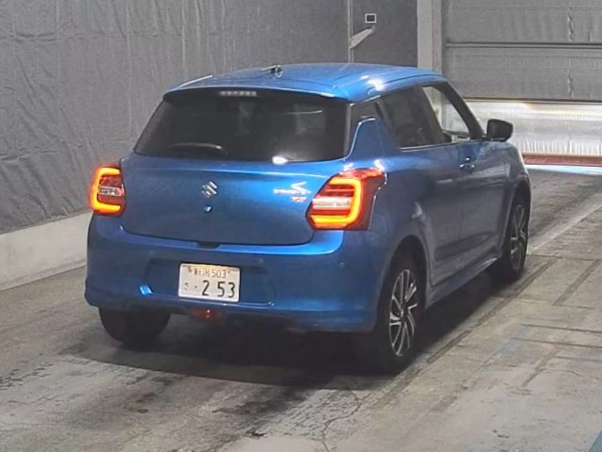 SUZUKI SWIFT