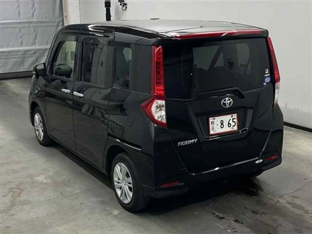 TOYOTA ROOMY