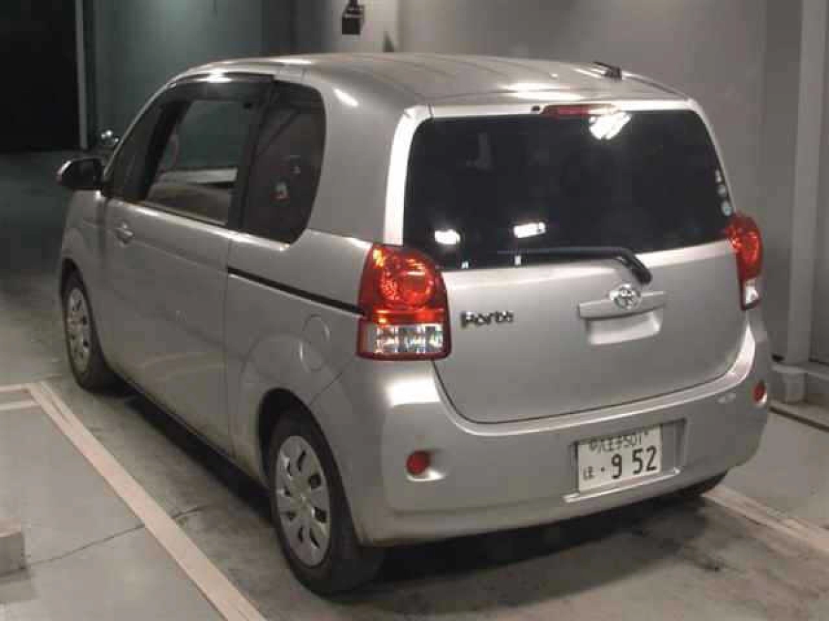 TOYOTA PORTE