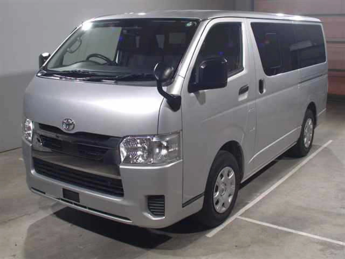 TOYOTA HIACE VAN TRH200V 2020
