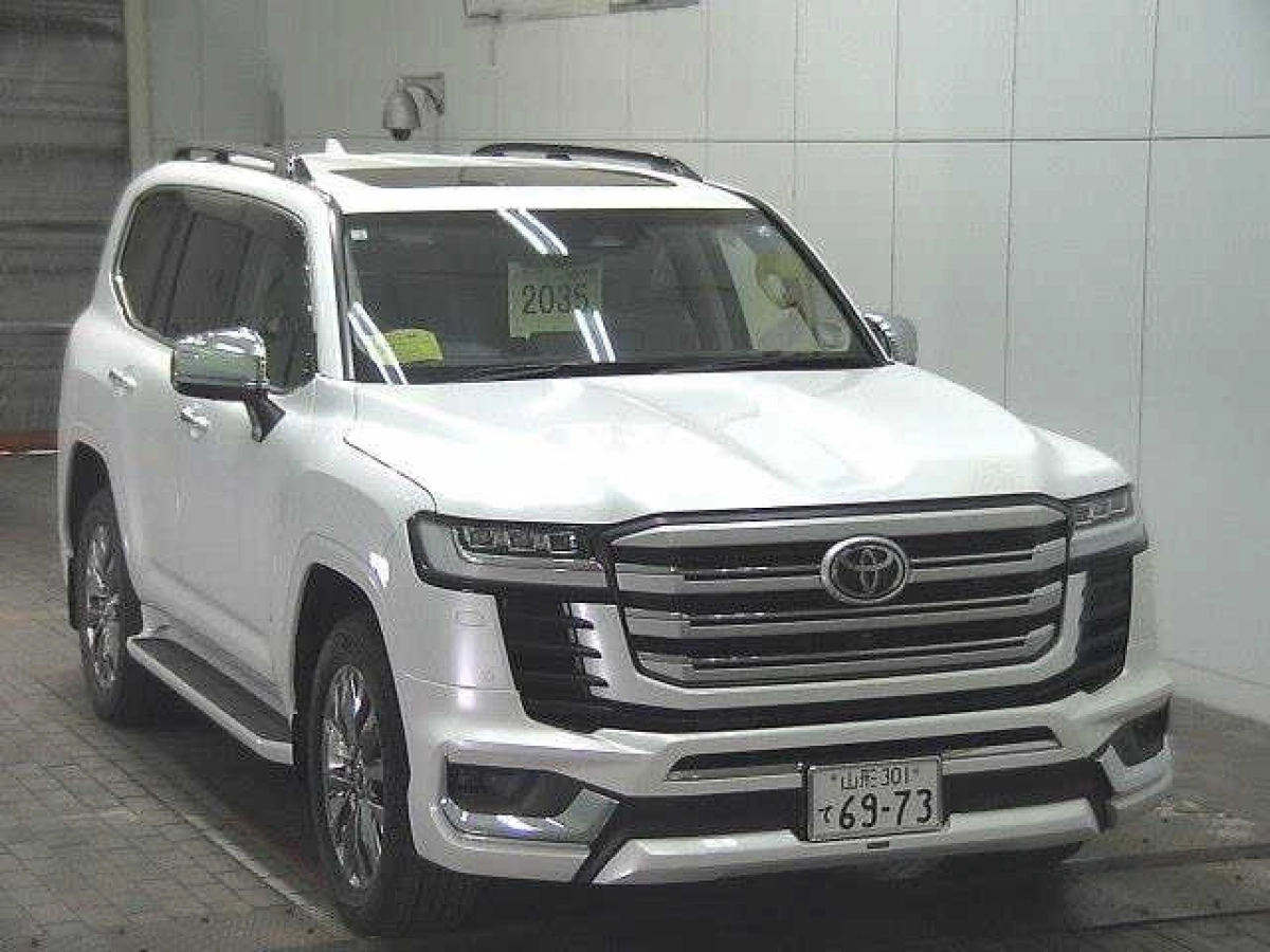 TOYOTA LAND CRUISER VJA300W 2026
