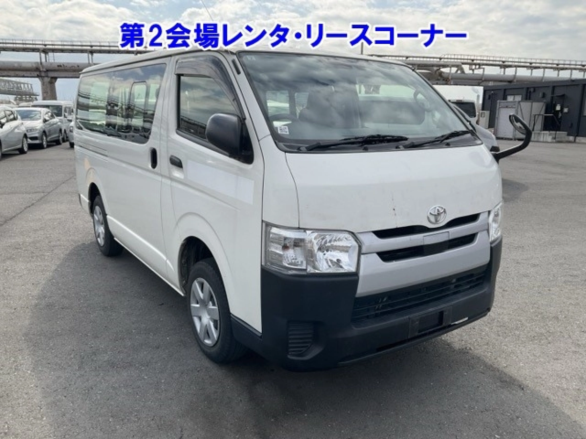 TOYOTA HIACE VAN TRH200V 2020