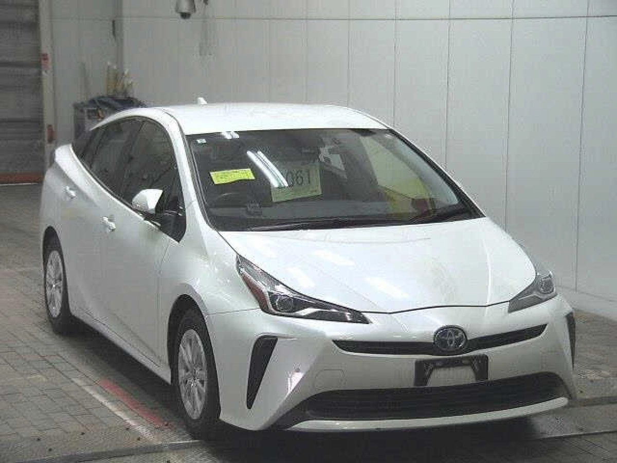 TOYOTA PRIUS ZVW55 2022
