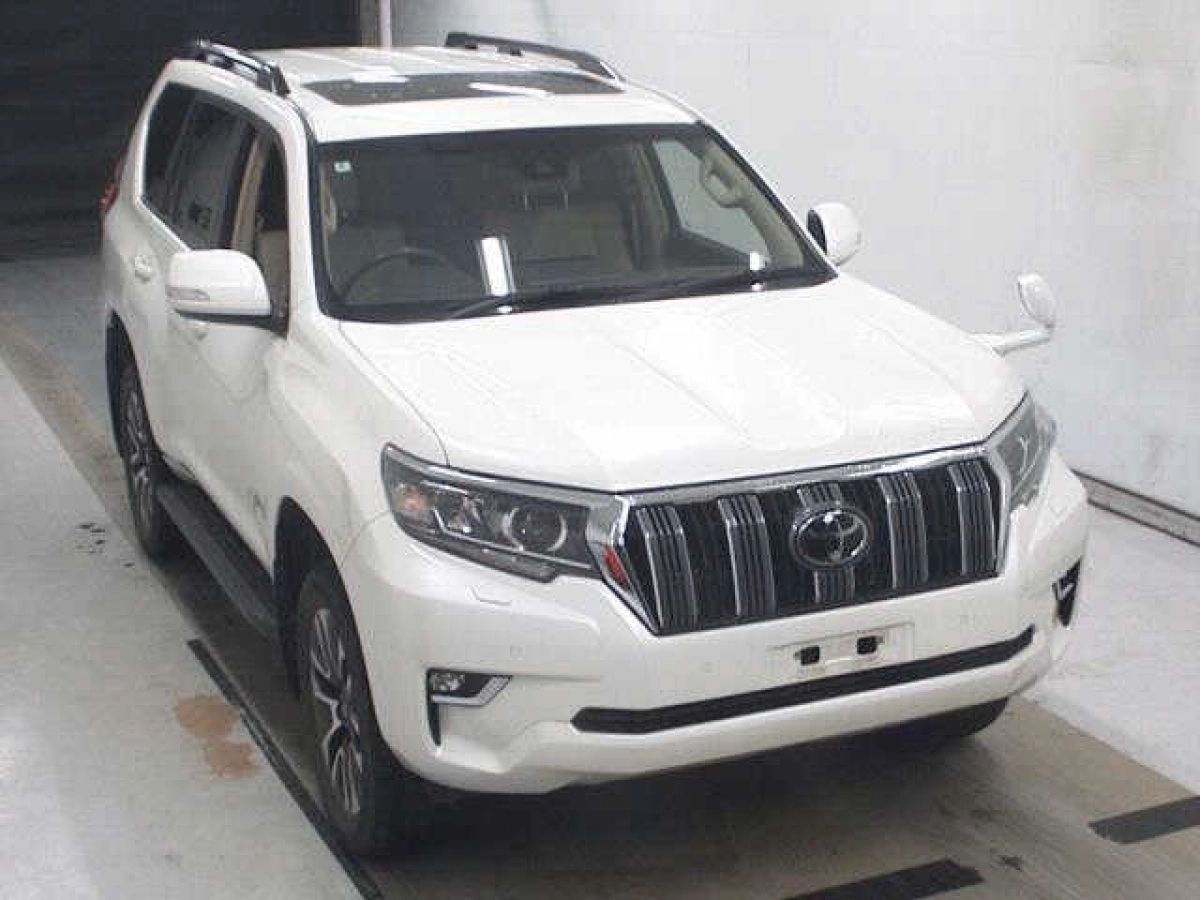 TOYOTA LAND CRUISER PRADO TRJ150W 2022
