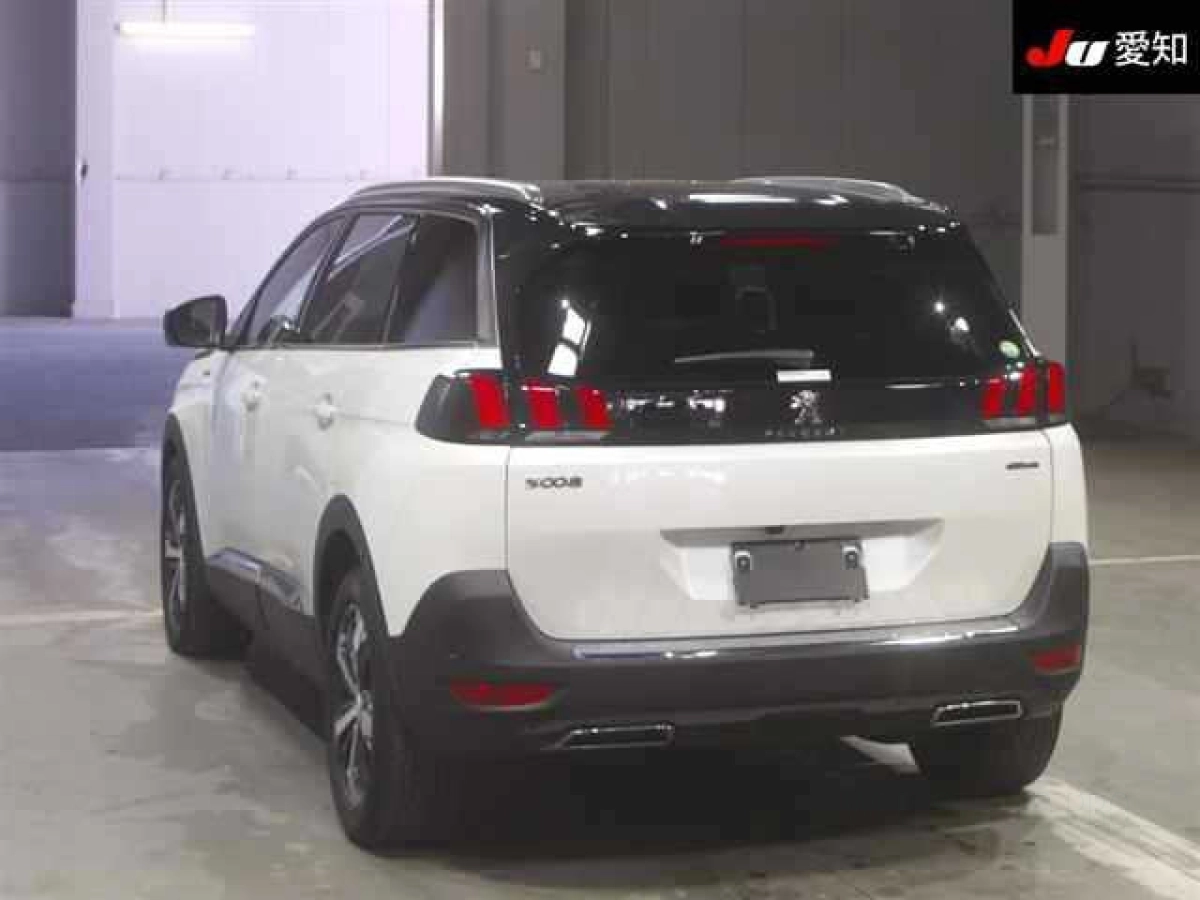 PEUGEOT 5008