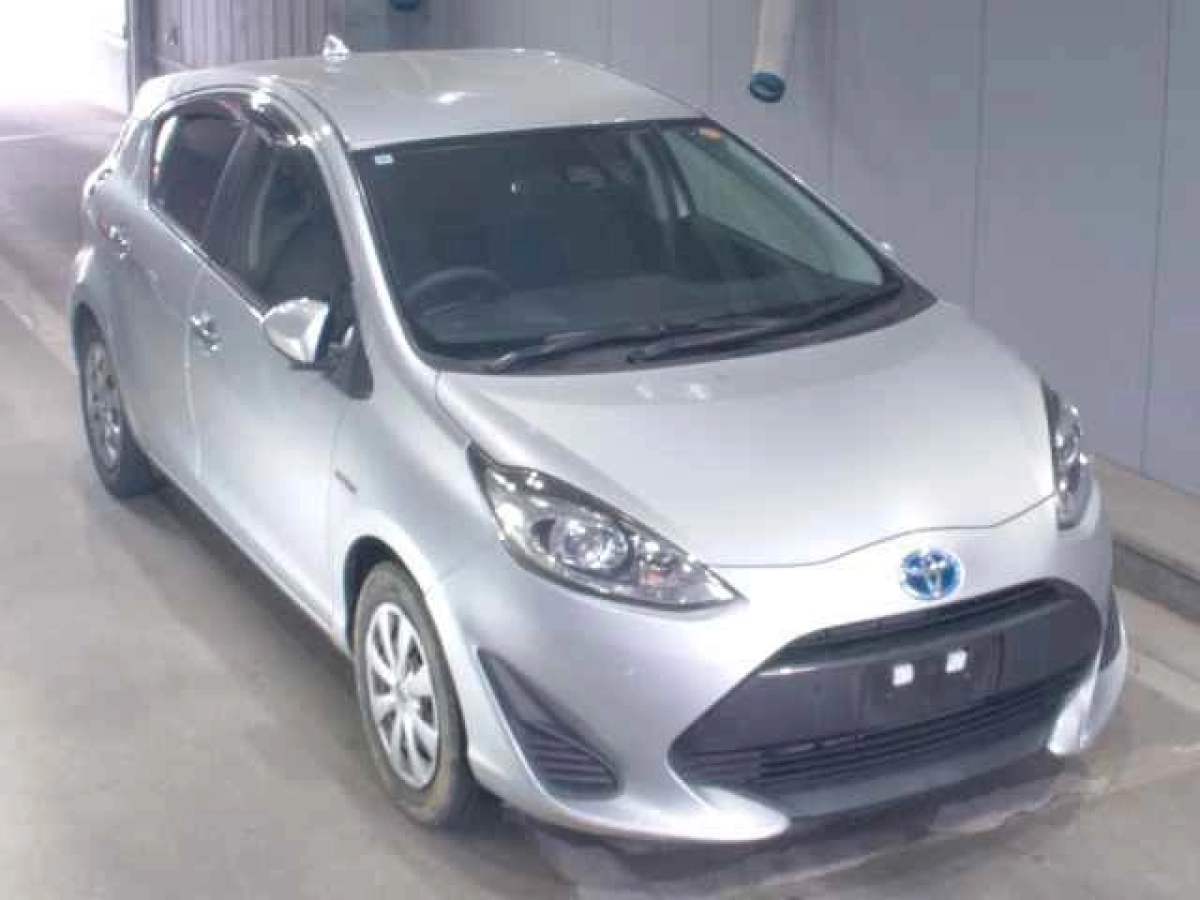 TOYOTA AQUA NHP10 2019