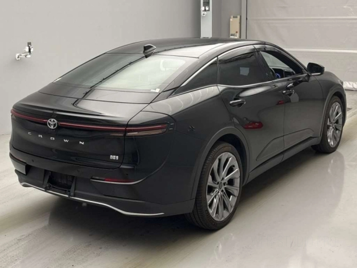 TOYOTA CROWN CROSSOVER