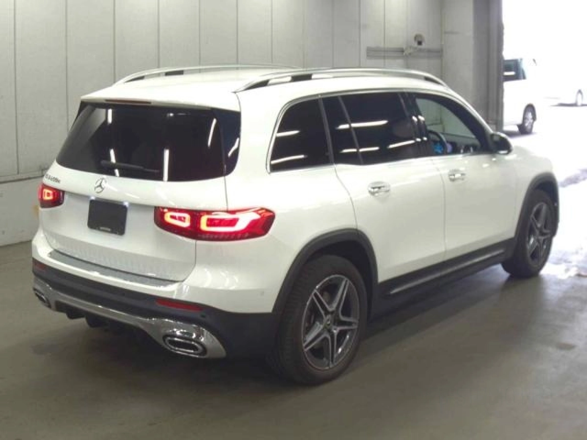 MERCEDES BENZ GLB