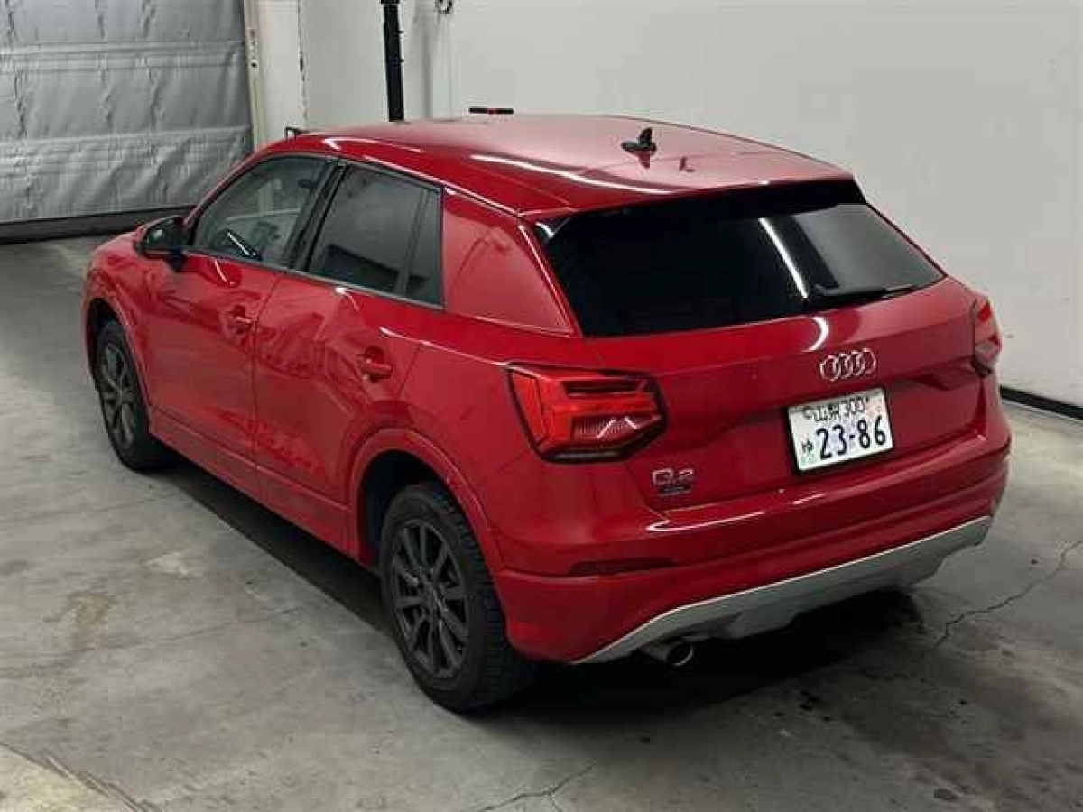 AUDI Q2