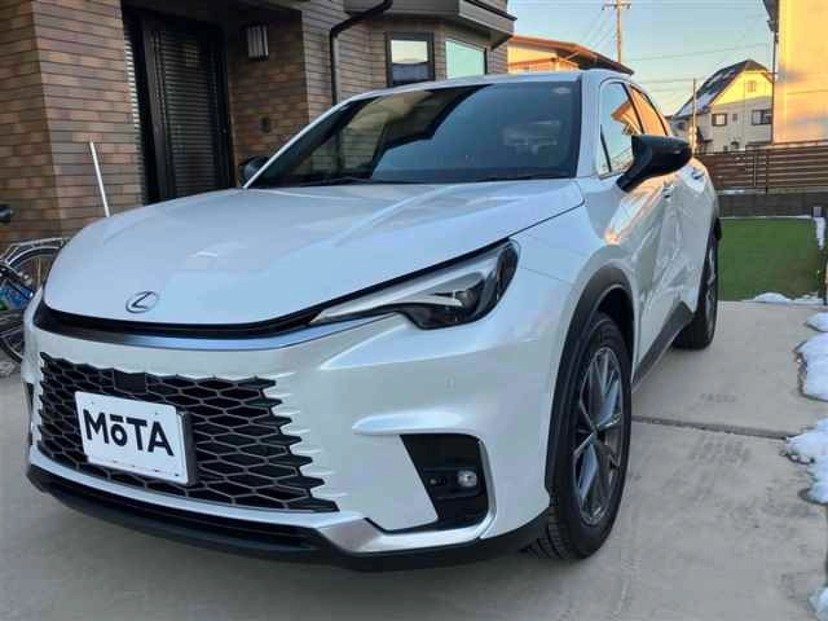 LEXUS LBX MAYH10 2025