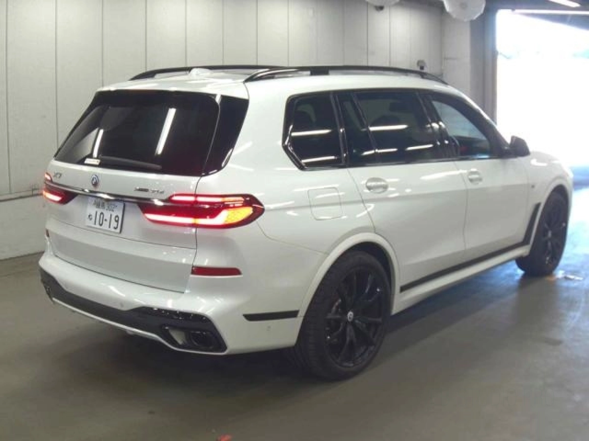 BMW X7