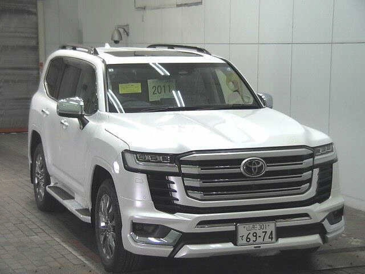 TOYOTA LAND CRUISER VJA300W 2026