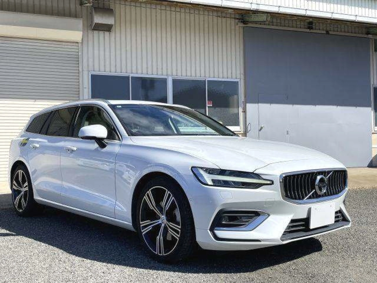 VOLVO V60 ZB420 2020