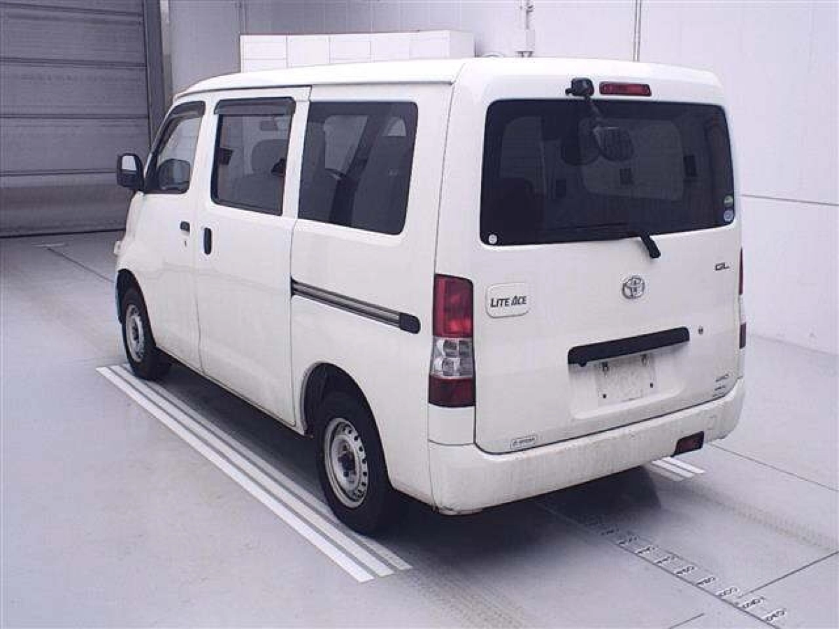 TOYOTA LITE ACE VAN