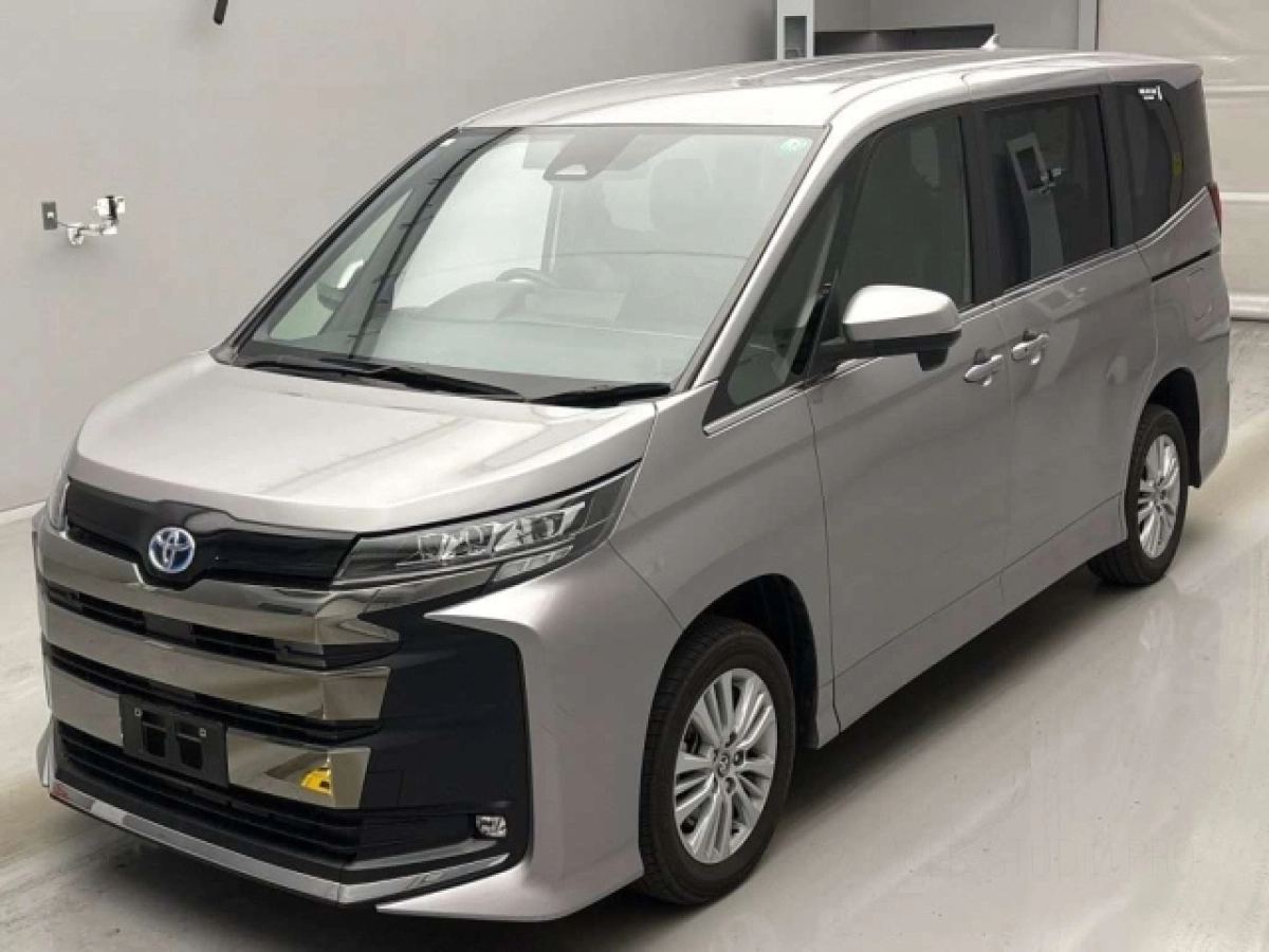TOYOTA NOAH ZWR95W 2023