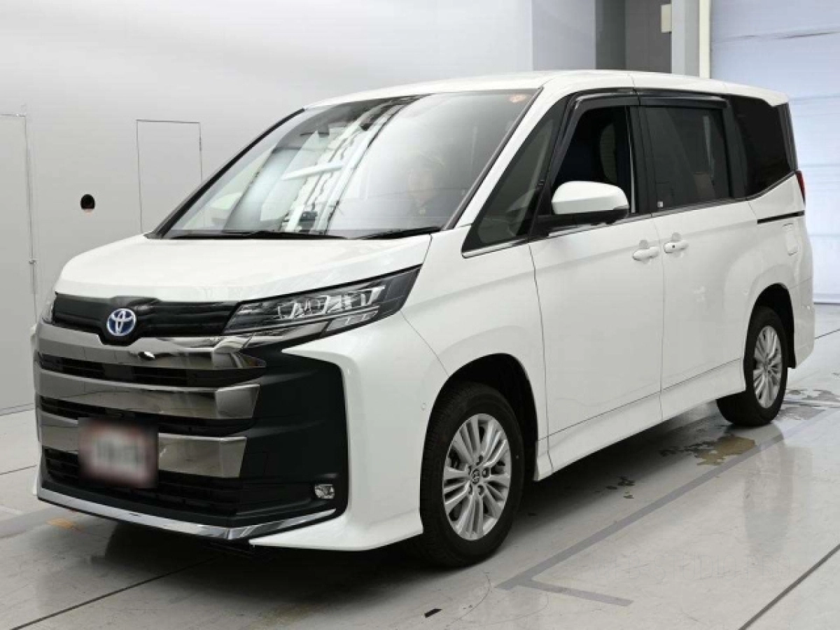 TOYOTA NOAH ZWR95W 2022