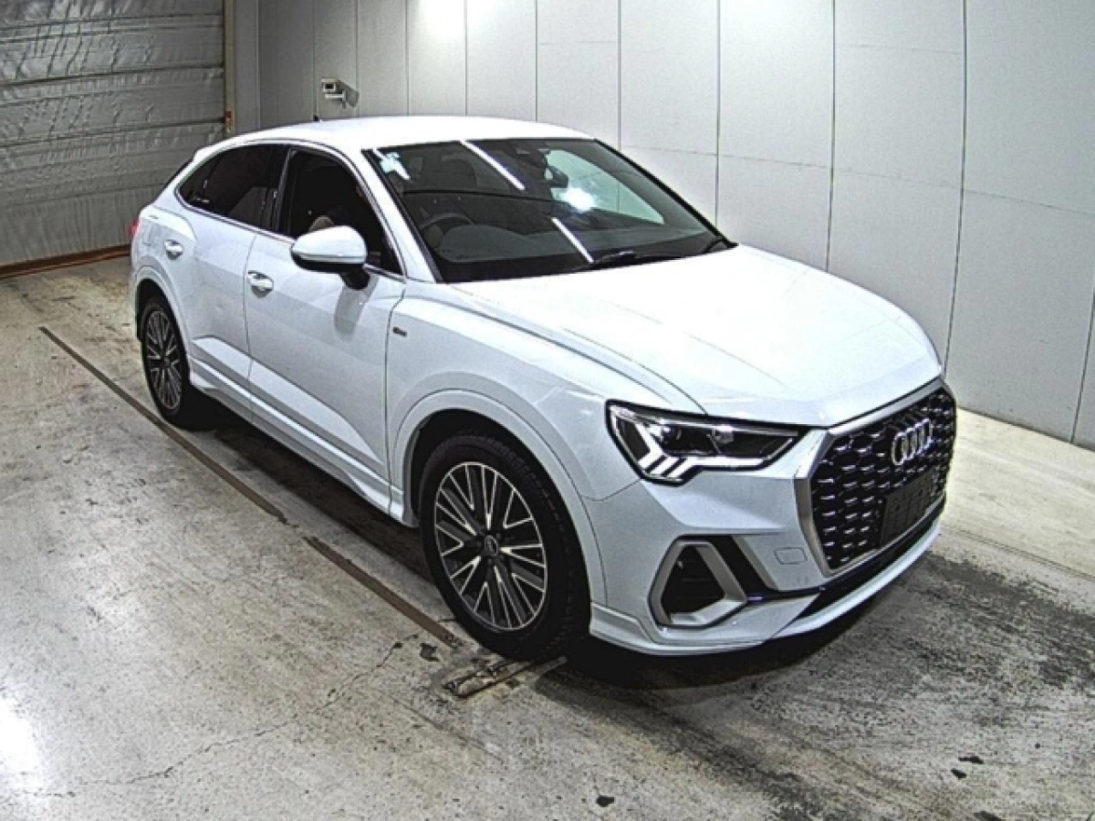 AUDI Q3 F3DPC 2021
