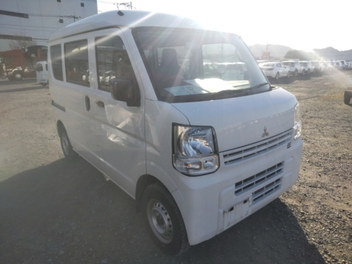 MITSUBISHI MINICAB VAN